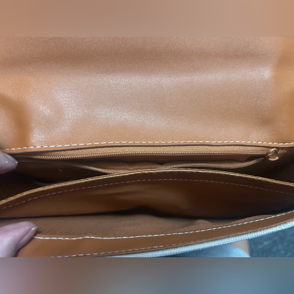 LL Canvas Envelope Crossbody - Picture 5 of 6